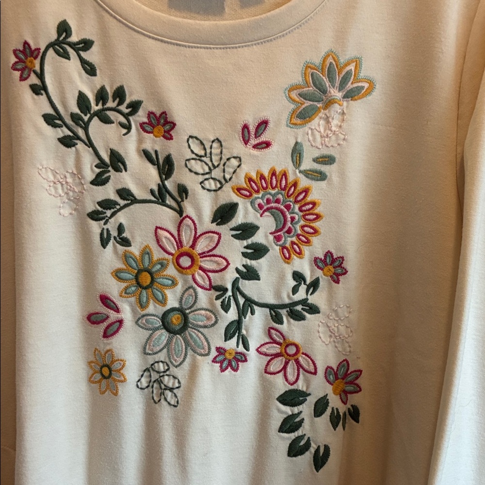 LOGO by Lori Goldstein Cream Floral Embroidered Lounge set - Picture 2 of 6